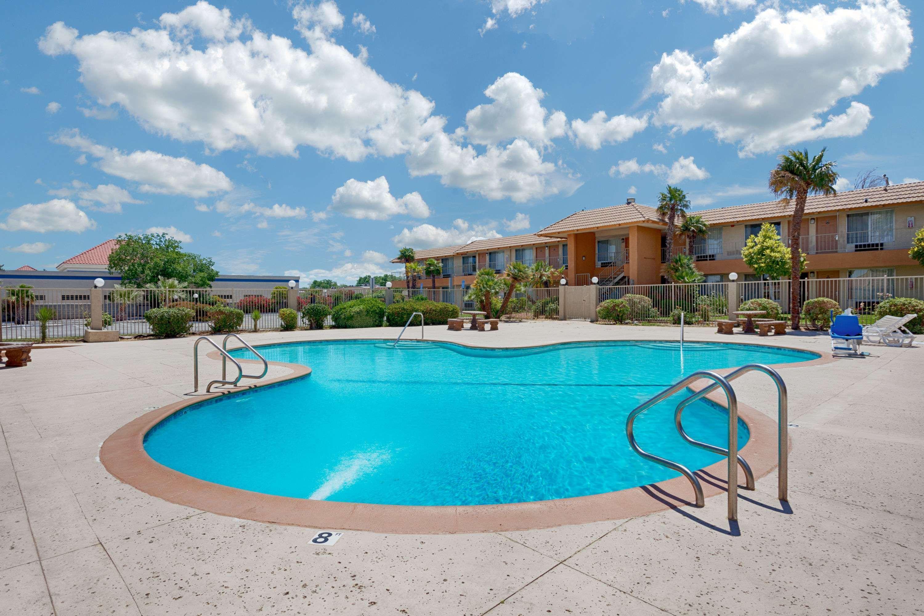 Knights Inn Palmdale Ngoại thất bức ảnh